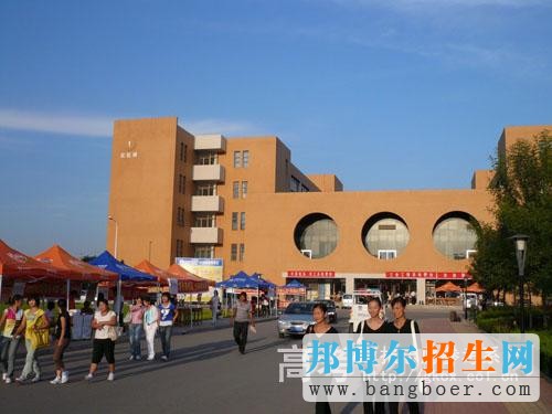 東營職業(yè)學(xué)院校園一角7984