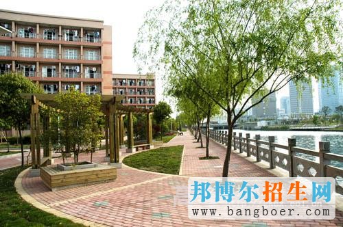 浙江醫(yī)藥高等專科學(xué)校校園一角3866