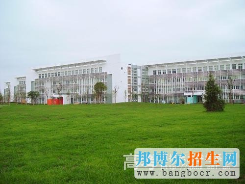 寧波衛(wèi)生職業(yè)技術(shù)學(xué)院校園一角4062