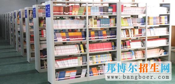阜陽科技職業(yè)學(xué)院校園一角5108