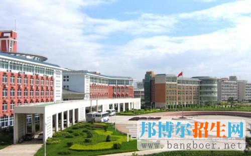 福州職業(yè)技術(shù)學(xué)院校園一角5832