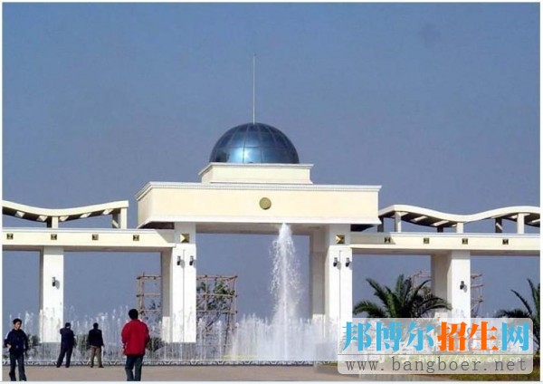 江西理工大學(xué)應(yīng)用科學(xué)學(xué)院校園一角6190