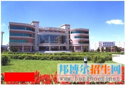 遼寧中醫(yī)藥大學校園一角4191