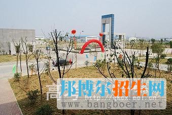 安徽國(guó)際商務(wù)職業(yè)學(xué)院校園一角5483