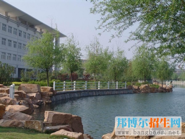 安徽中醫(yī)藥高等?？茖W(xué)校校園一角4665