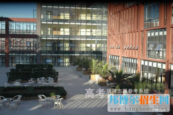 北京第二外國語學(xué)院中瑞酒店管理學(xué)院校園一角967