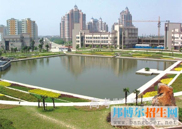 安徽醫(yī)學(xué)高等?？茖W(xué)校校園一角4594