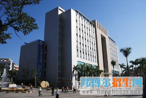 廣東嶺南職業(yè)技術(shù)學院校園一角75