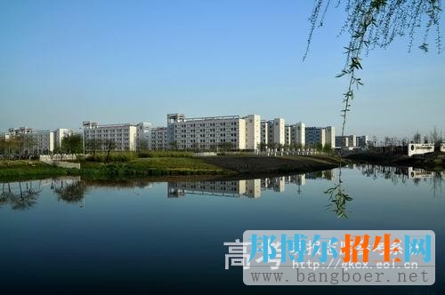 南京信息工程大學濱江學院校園一角3353