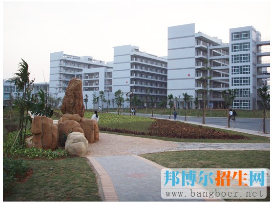 江門職業(yè)技術(shù)學院校園一角13037