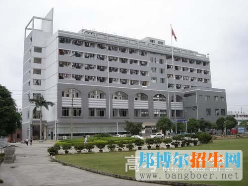 廣西國際商務職業(yè)技術學院校園一角525