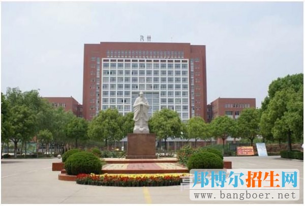 九州職業(yè)技術學院校園一角2916