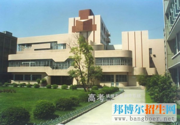 內(nèi)江師范學院校園一角2301
