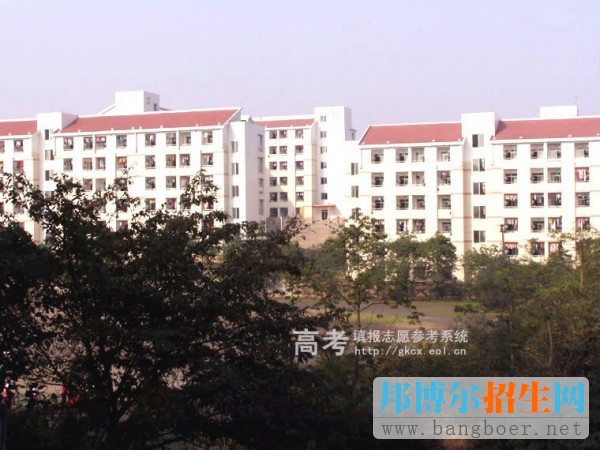 內(nèi)江師范學院校園一角2308