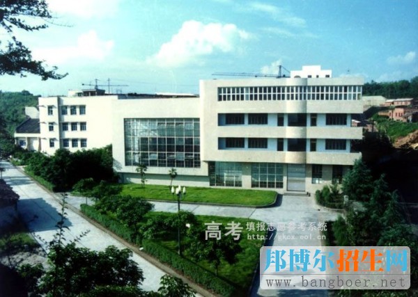 內(nèi)江師范學院校園一角2319
