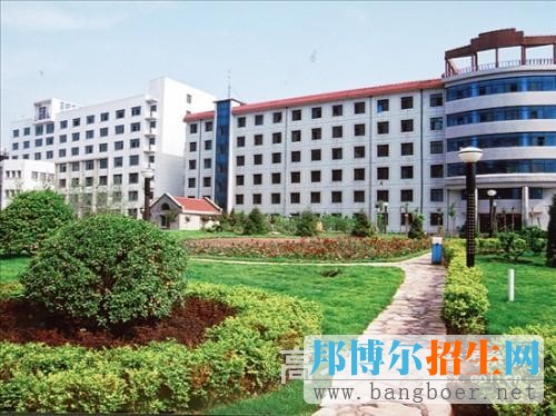 山西省財(cái)政稅務(wù)?？茖W(xué)校校園一角2780