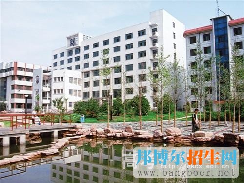 山西省財(cái)政稅務(wù)?？茖W(xué)校校園一角2775