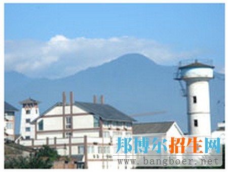 四川工商職業(yè)技術(shù)學(xué)院校園一角2612