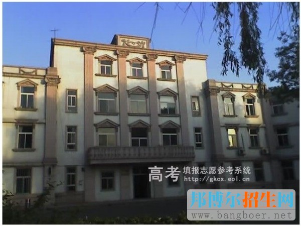 太原工業(yè)學院校園一角2726