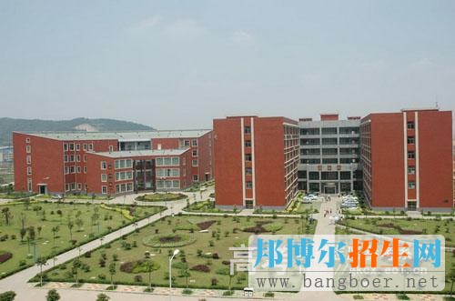 湖南工業(yè)職業(yè)技術(shù)學(xué)院校園一角12067