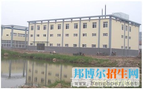 湖北中醫(yī)藥高等?？茖W(xué)校校園一角11300