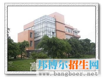 四川文化傳媒職業(yè)學(xué)院校園一角2625