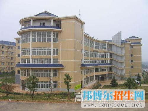 岳陽職業(yè)技術(shù)學院校園一角12215