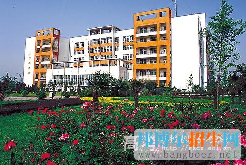 西安培華學院校園一角4518