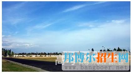云南體育運(yùn)動(dòng)職業(yè)技術(shù)學(xué)院校園一角3786