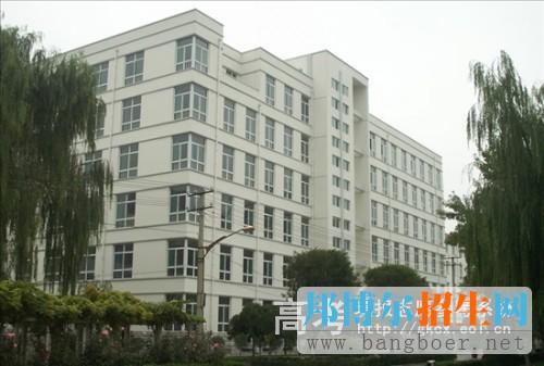 山西機(jī)電職業(yè)技術(shù)學(xué)院校園一角2914