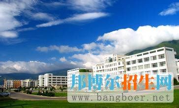 .體檢標(biāo)準(zhǔn)：按《普通高校招生體檢工作指導(dǎo)意見》執(zhí)行。根據(jù)專業(yè)特點，護(hù)理學(xué)專業(yè)錄取身高1.50米及以上的女生和1.60米及以上的男生。體育教育專業(yè)錄取身高1.55米及以上的女生和1.65米及以上的男生。社會體育專業(yè)（高爾夫方向）錄取身高1.60米及以上的女生和1.70米及以上的男生。