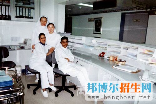 漯河醫(yī)學高等?？茖W校在國外就業(yè)的護理學（英語方向）...9783