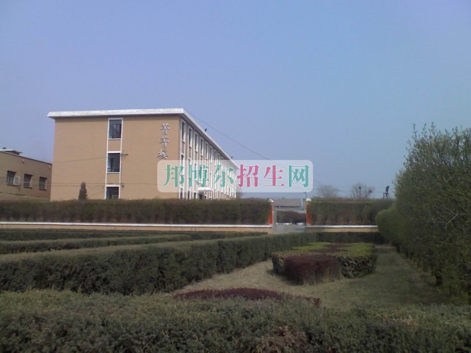 山西國際商務(wù)職業(yè)學(xué)院2016年招生簡(jiǎn)章
