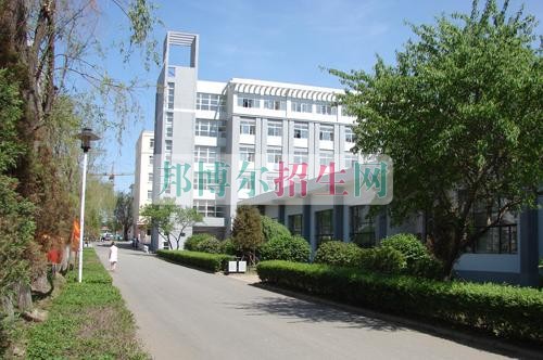 遼寧經(jīng)濟職業(yè)技術(shù)學(xué)院學(xué)費