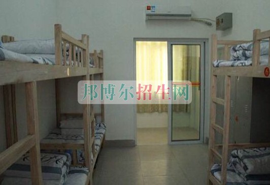 平?jīng)鲠t(yī)學(xué)高等?？茖W(xué)校