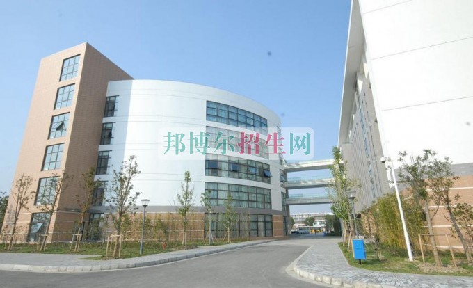 蘇州港大思培科技職業(yè)學院網站網址