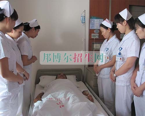 高級護(hù)理干什么的