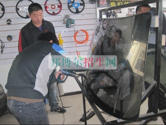 成都男生讀汽車改裝技術好嗎