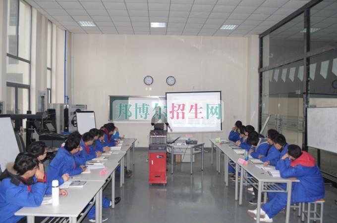 成都有幾個汽車整形技術(shù)學(xué)校