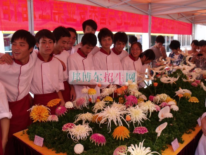 成都有什么烹飪工藝與營養(yǎng)學(xué)校