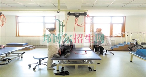 成都哪些大專學(xué)?？祻?fù)治療好