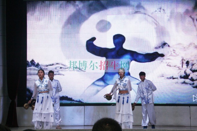 天府新區(qū)成人中等專業(yè)學(xué)校“美好新區(qū)，千年廣都”