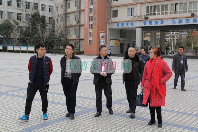 成都市教育局對四川省簡陽市高級職業(yè)中學進行開學工作檢查