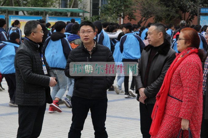 成都市教育局對四川省簡陽市高級職業(yè)中學進行開學工作檢查
