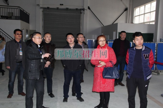 成都市教育局對四川省簡陽市高級職業(yè)中學進行開學工作檢查