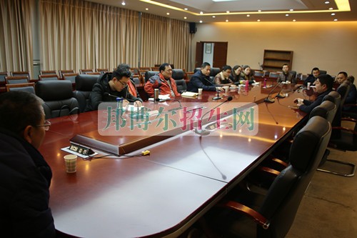 樂山市第一職業(yè)高級中學到南江縣小河職業(yè)中學考察交流