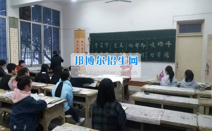 四川省江安縣職業(yè)技術(shù)學(xué)校周末大課堂，留守學(xué)生溫馨家園