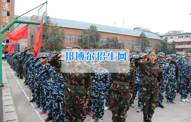 眉山科學(xué)技術(shù)學(xué)校2017春季新生軍訓(xùn)結(jié)業(yè)典禮圓滿(mǎn)結(jié)束