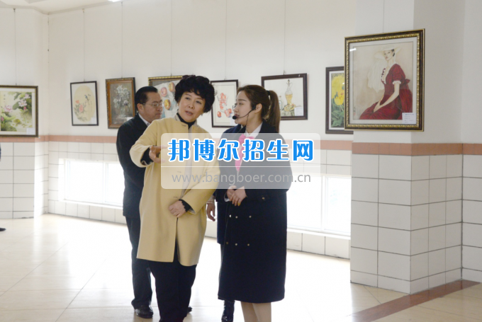 市委常委、宣傳部長(zhǎng)潘梅到川南幼兒師范高等專科學(xué)校調(diào)研思想政治工作