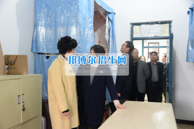 市委常委、宣傳部長(zhǎng)潘梅到川南幼兒師范高等專科學(xué)校調(diào)研思想政治工作